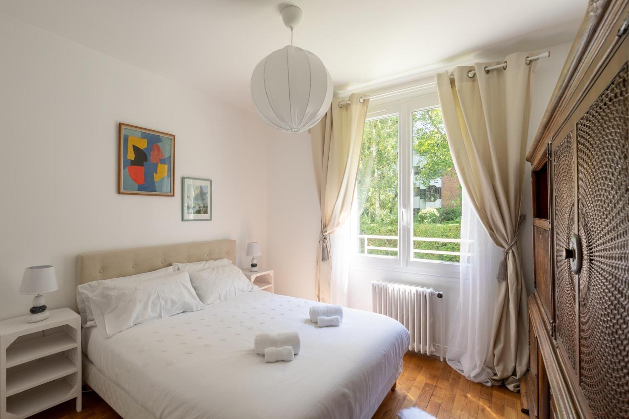 Le Chateaubriand - Calme, Balcon Et Parking Chatenay-Malabry Exterior photo